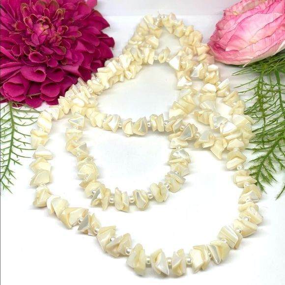 Vintage Jewelry - VINTAGE⚜️MOTHER OF PEARL Beaded Long Strand Necklace